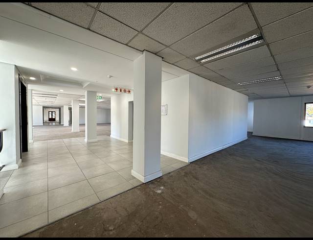 1,315M² OFFICE TO LET IN SANDTON CENTRAL